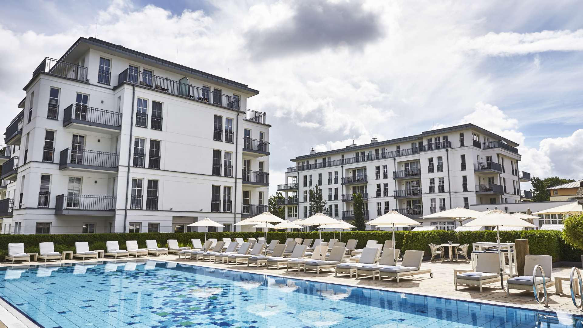 Pilatesraum_Berlin_Retreat_Usedom_Pool